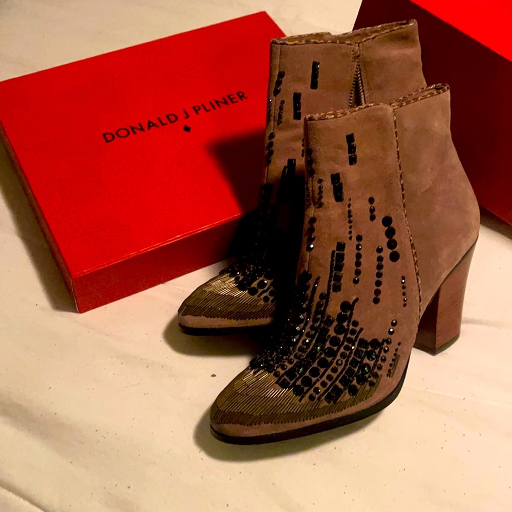 Donald J Pliner dressy boot